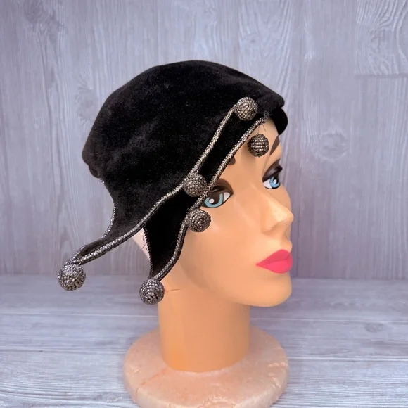 Vintage 1920s filbert orcel productions hats de pinna black with bobble beads